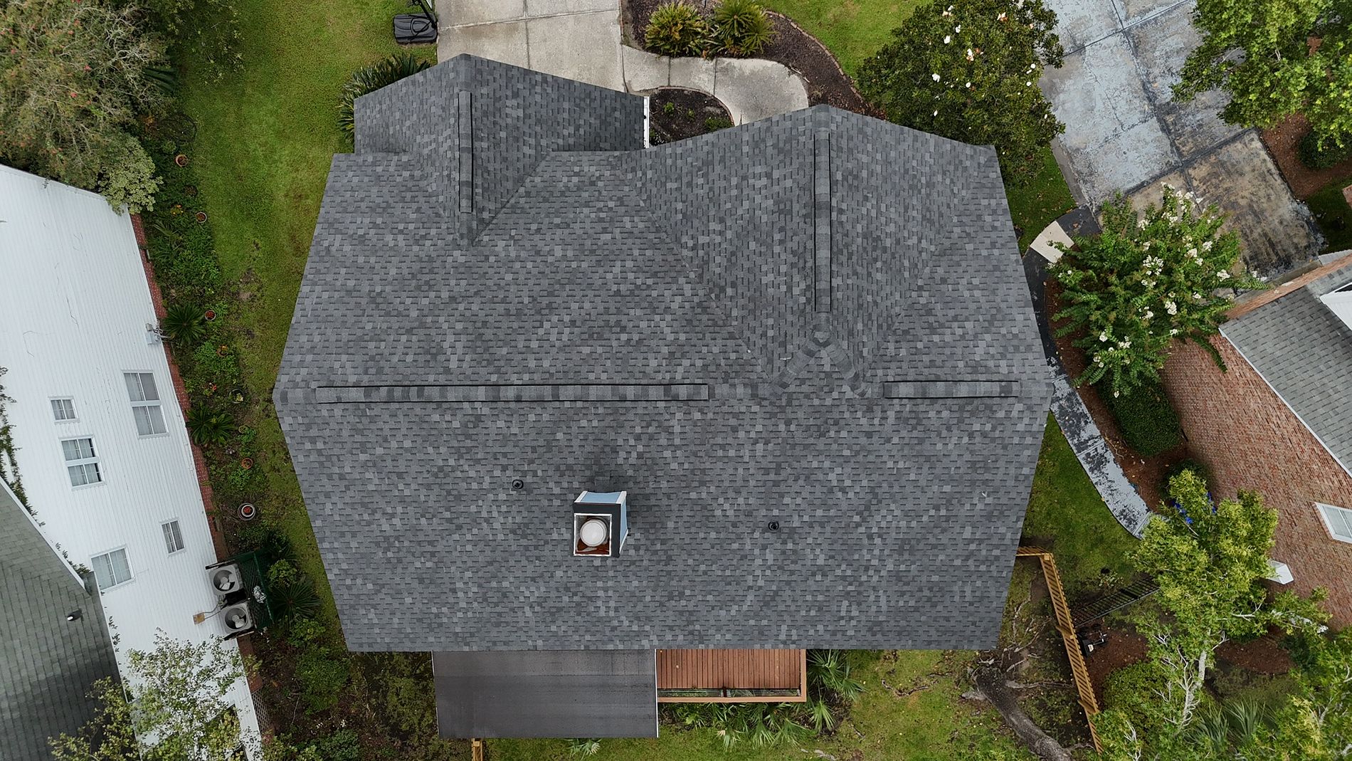 Roof Repair or Roof Replacement? What Charleston Homeowners Should Consider
