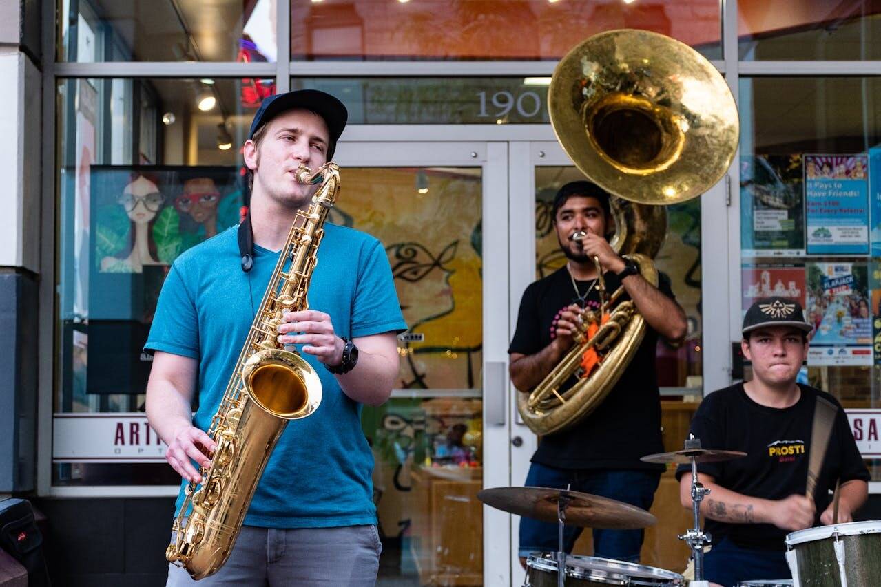 Seasonal Socializing in Charleston How Events Shape Your First Year2