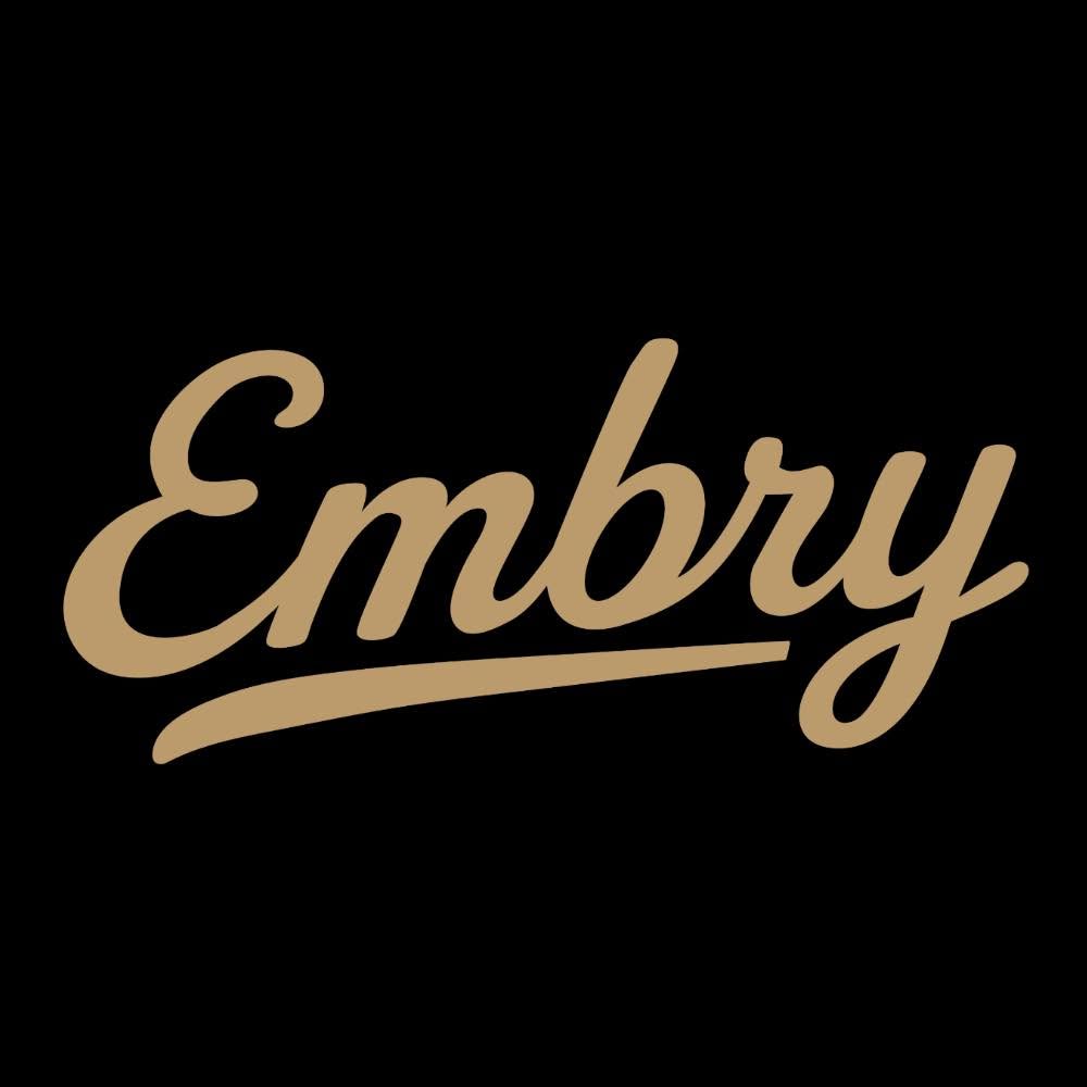 The Embry Golf Bag Brings Outdoor Style to Every Round